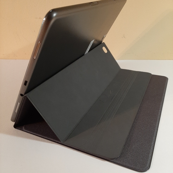 Samsung case for Samsung Galaxy Tab A 9.7 NWOT - Picture 1 of 4